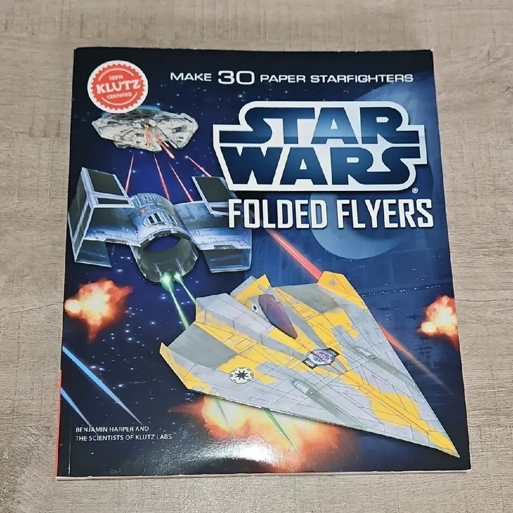 Star Wars Folded Flyers Paper Starfighters Kit NWT